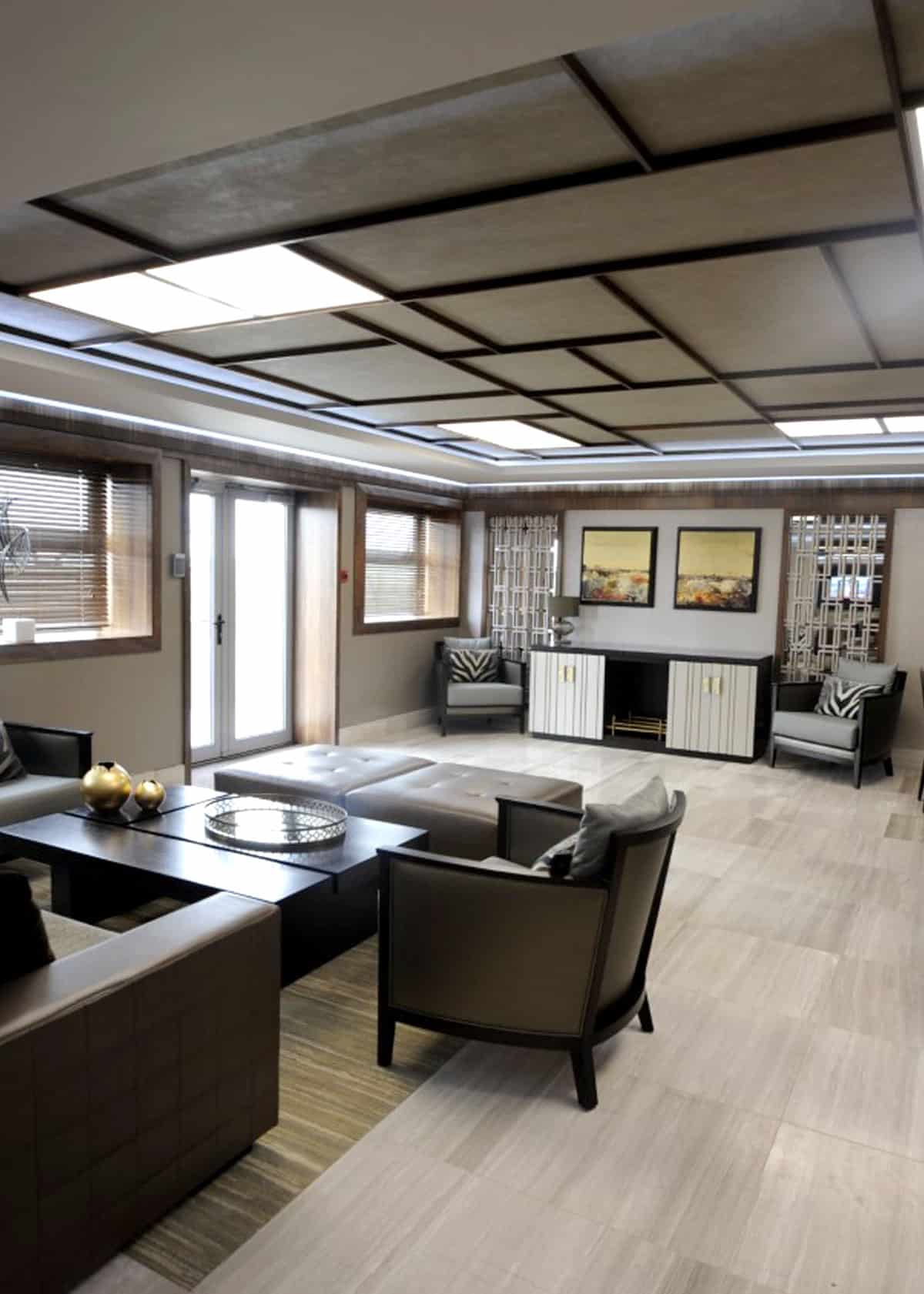 case-universal-aviation-08 - ampersand-associates.com